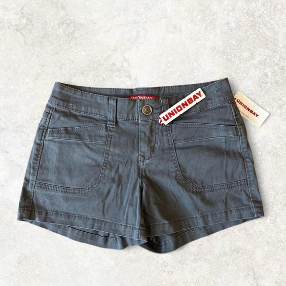 UNIONBAY Women's Charcoal Cargo Shorts - Picture 1 of 5